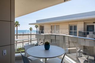 Apartament a La Patacona. Esplendido y soleado apartamento en primera linea de playa de la