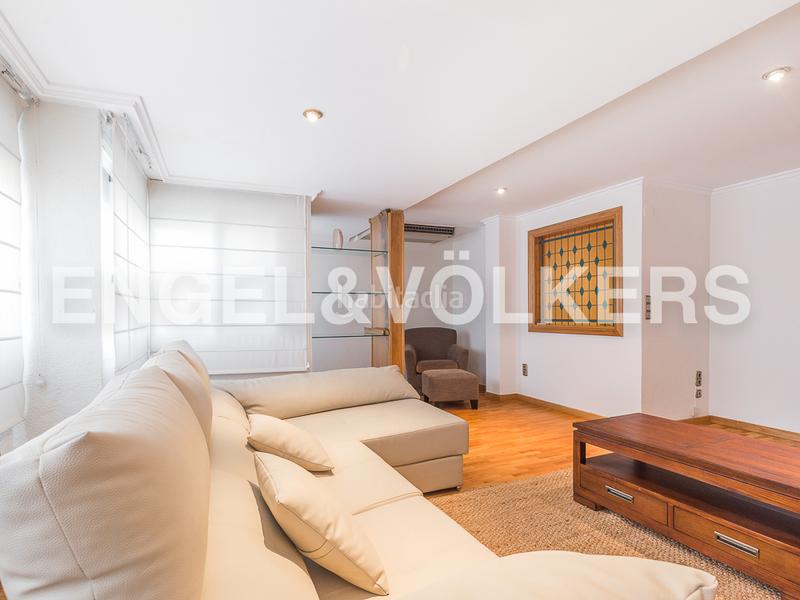 Foto 4639bcd6-69df-4929-8678-d13865989460. Alquiler apartamento magnífico piso amplio y luminoso en benicalap en Valencia
