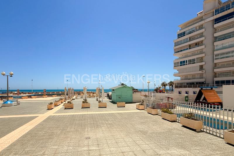 Foto 64ee3bd1-91ad-47b3-9783-361c65bd2520. Alquiler apartamento encantador piso con vistas al mar en Cullera