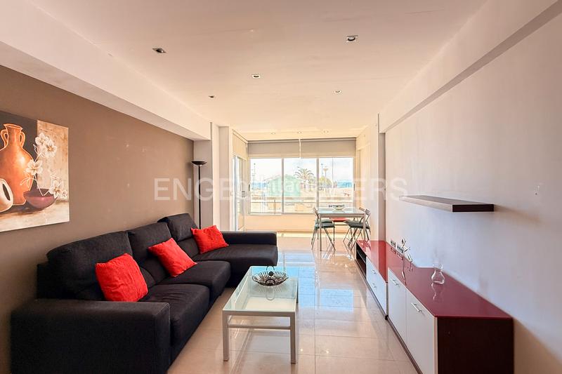 Foto 9d6f0893-6a63-46a4-af5a-67304e9d685e. Alquiler apartamento encantador piso con vistas al mar en Cullera