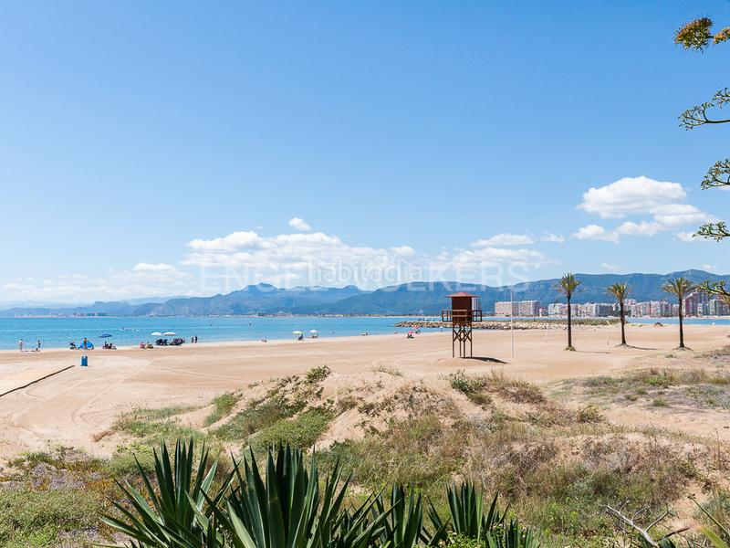 Foto c7bcf3fb-c65d-4e0f-8257-6f2a4a032007. Alquiler apartamento encantador piso con vistas al mar en Cullera