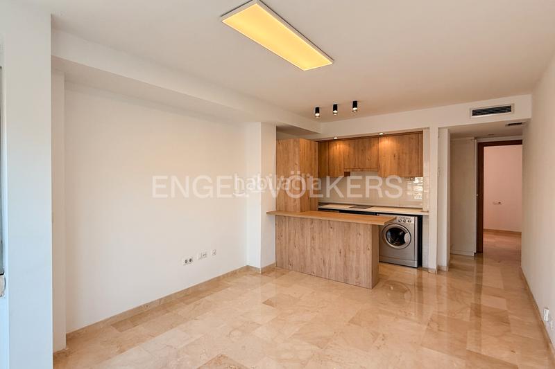 Foto b00433be-0569-46bb-84ef-09a3050d4225. Alquiler apartamento encantador piso con parking en campanar en Valencia