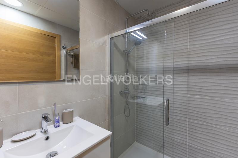 Foto 4770f28e-2d69-4552-aa3e-2aa3fd95999e. Rent house with heating in Barrio Benicalap Valencia