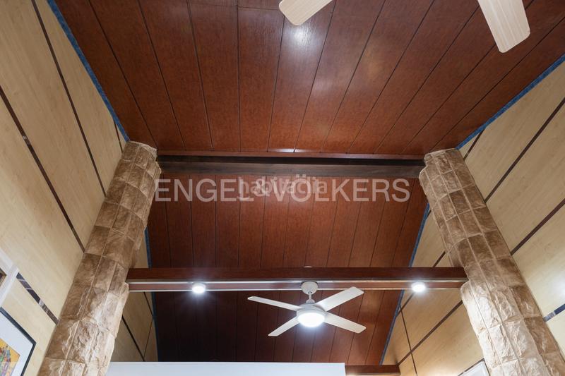 Foto c07627de-4176-4722-9c4e-5b0a9a5e6ffe. Rent house with heating in Barrio Benicalap Valencia