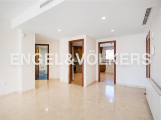 Affitto Piccolo appartamento in Gran Via. Excelente piso en alquiler junto a gran vía