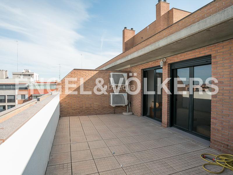 Foto 1cb5852e-9fd6-479d-ad2a-821100d1322a. Lloguer àtic amb calefacció aparcament piscina a Valencia
