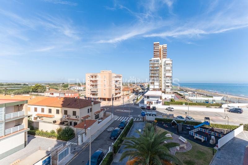 Foto 3608eda8-f0f9-4a9d-9af0-fdecd2261a4f. Apartamento magnífico apartamento a la venta en sol, mar y naranjos en Sueca