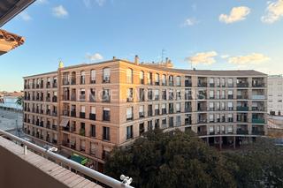 Location Appartement à Zona Avenida al Vedat. Luminoso y amplio piso en torrent