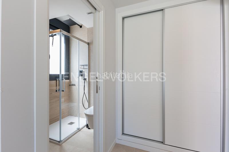 Foto 028e645f-5be3-43cd-920f-55f3ccc4aa4a. Alquiler apartamento bajo de obra nueva en residencial de lujo en denia en Dénia