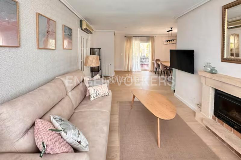 Foto 0f07d199-cb90-4bd8-ad22-fdae3b23e12f. Lloguer casa amb calefacció aparcament piscina a Pobla de Vallbona (la)