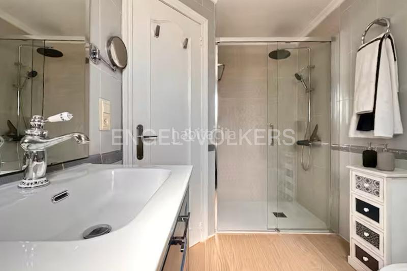 Foto e00b8e82-e876-434b-85cf-eb92d706d1a4. Lloguer casa amb calefacció aparcament piscina a Pobla de Vallbona (la)