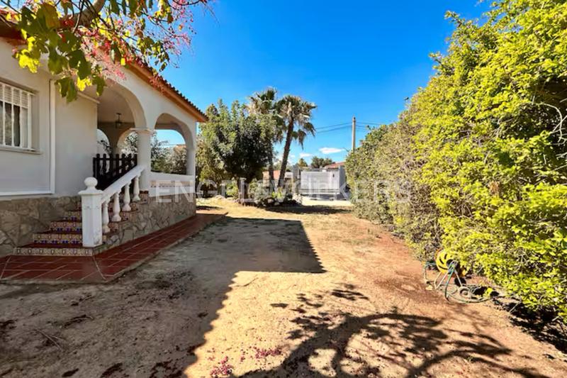 Foto 8b9466f1-ce99-47d8-b85c-3d2f42f82f61. Location maison avec chauffage parking piscine dans Pobla de Vallbona (la)