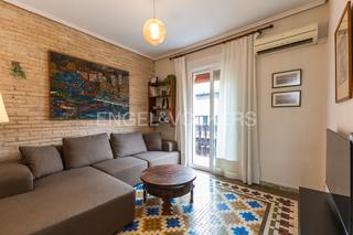 Apartament  Carrer de sueca. Vivienda en ruzafa, estilo clásico y confort moderno