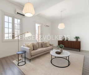 Lloguer Apartament a El Pla del Remei. Luminosa vivienda con amplio balcón frente al mercado de colón