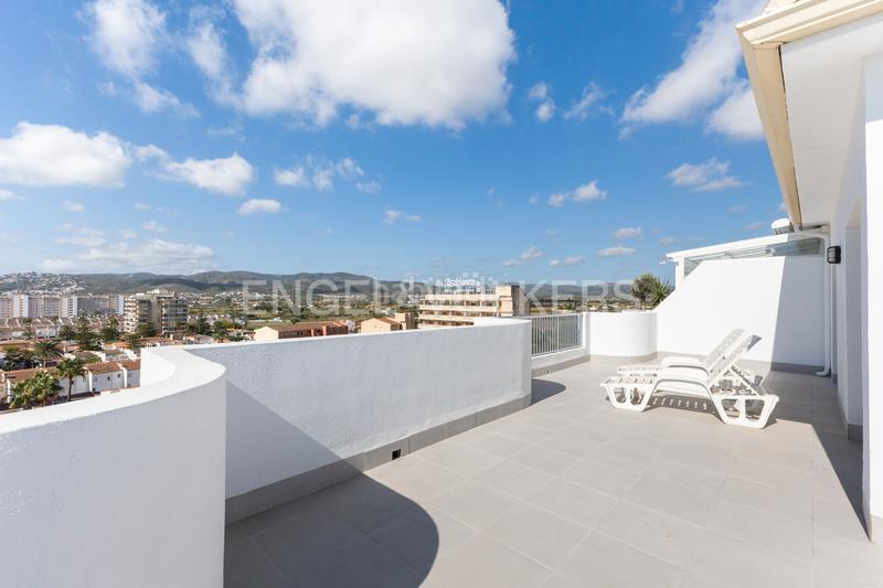 Foto 22c8f239-ccc6-439a-a6f7-bb2b7ef2afc6. Àtic amb calefacció aparcament piscina a Playa Norte Peñíscola