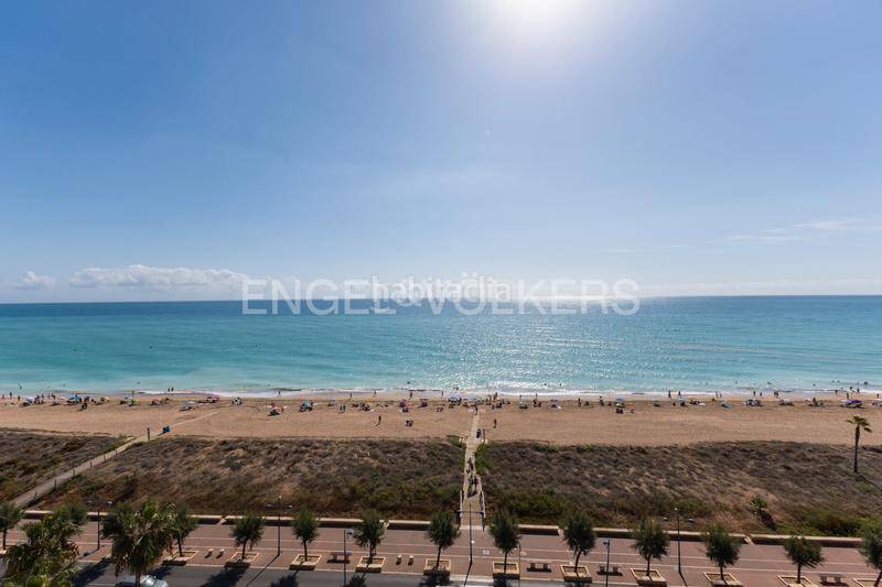 Foto 48d35ec4-fa63-4390-b6eb-4947b24892d8. Àtic amb calefacció aparcament piscina a Playa Norte Peñíscola