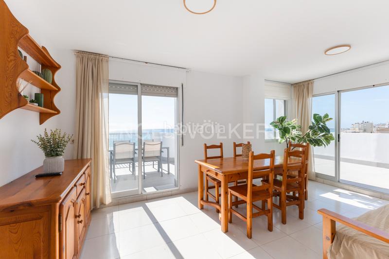 Foto 62fe21b4-9f29-454a-8c87-32ce67b0bc20. Àtic amb calefacció aparcament piscina a Playa Norte Peñíscola