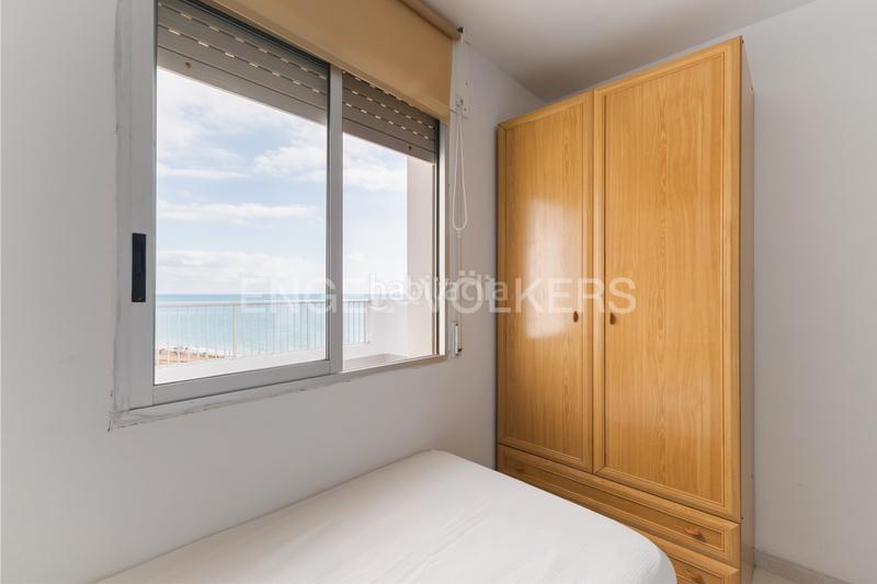 Foto 97a7e3e6-9ca6-4953-a0ab-206e95aa849a. Àtic amb calefacció aparcament piscina a Playa Norte Peñíscola