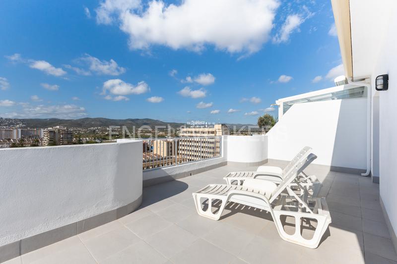 Foto d9ce71a8-89f9-4e4e-9d94-d59cb3e5fcd1. Àtic amb calefacció aparcament piscina a Playa Norte Peñíscola
