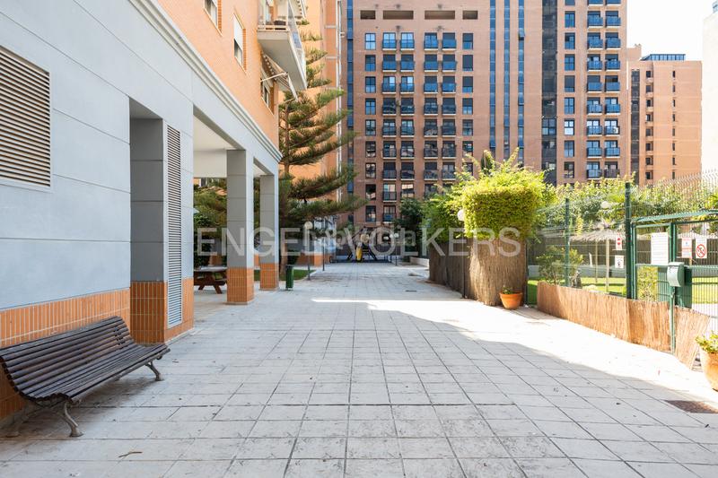 Foto 4ee5daf1-4293-466f-ab2a-d3bf1ce45087. Attico con riscaldamento parcheggio piscina in Penya-Roja - Avda. Francia Valencia