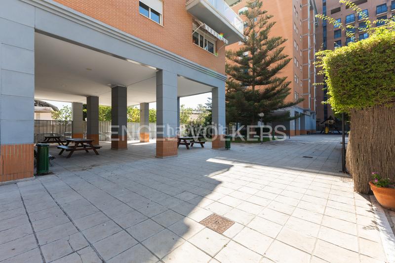 Foto a0ea69a2-855f-43b3-ac60-50d2d078c746. Attico con riscaldamento parcheggio piscina in Penya-Roja - Avda. Francia Valencia