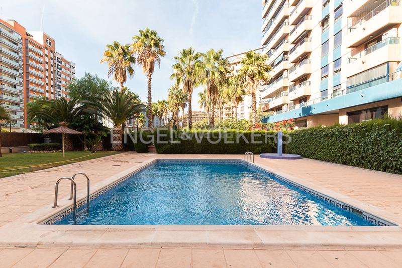 Foto b862a612-89ce-48ce-bfab-51ed5cfc8ca6. Attico con riscaldamento parcheggio piscina in Penya-Roja - Avda. Francia Valencia