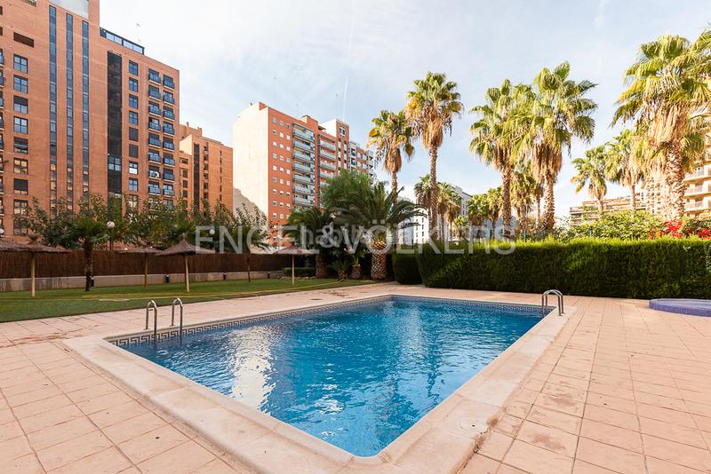 Foto f8756434-a482-43b9-b193-e5523268b55d. Attico con riscaldamento parcheggio piscina in Penya-Roja - Avda. Francia Valencia