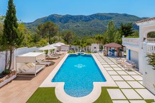 Haus in Barx. Villa de lujo con licencia turística, piscina climatizada, jacuz