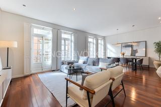 Apartamento  Cirilo amoros. Luminoso y confortable piso en cirilo amorós