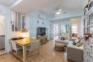Apartamento  Carrer teatre de la marina. Encantador piso luminoso con excelente ubicación en el barrio de