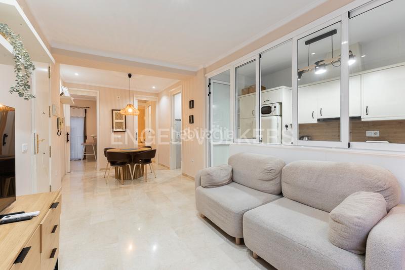 Foto 76d3cbee-ffc0-47a0-b8ca-2b7840359467. Apartament amb calefacció a El Mercat Valencia