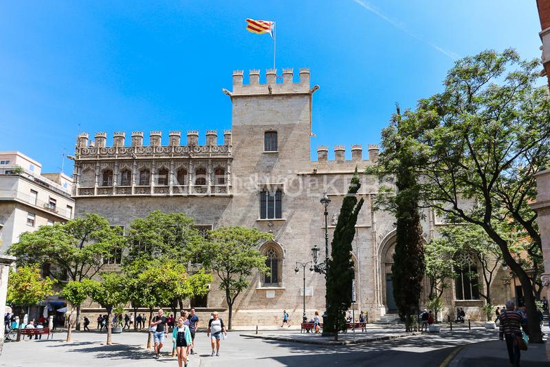 Foto 916a260d-4cd1-4cea-9b13-c429bedc13e6. Apartament amb calefacció a El Mercat Valencia