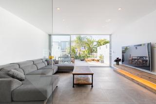 Lloguer Casa  C. casa del medio. Exquisita propiedad de lujo con terraza y piscina comunitaria