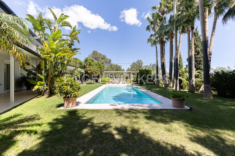 Foto 03667735-9c0a-4d47-ae04-0949aebe6326. Casa amb calefacció aparcament piscina a Godella