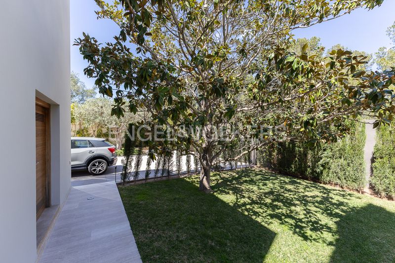Foto a0c3c64c-bd18-425e-941f-95de05ba8600. Casa amb calefacció aparcament piscina a Godella