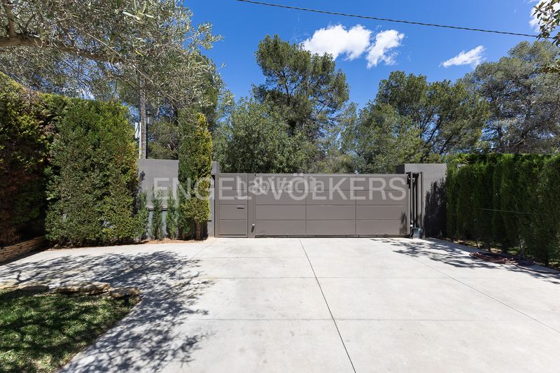 Foto b63dd87e-5a49-480e-92b7-fd9b11790a12. Casa amb calefacció aparcament piscina a Godella