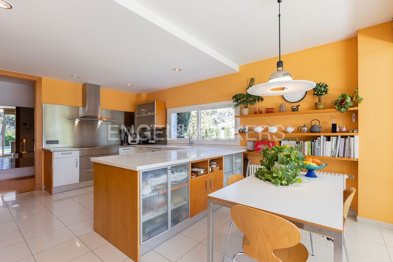 Foto d96a9f2d-539a-4a64-a81d-0ae96af55354. Casa amb calefacció aparcament piscina a Godella