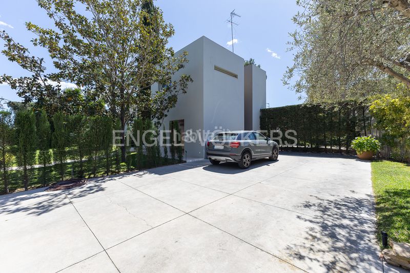 Foto e9cf1c77-7555-45ea-add7-f0100b9eaeff. Casa amb calefacció aparcament piscina a Godella