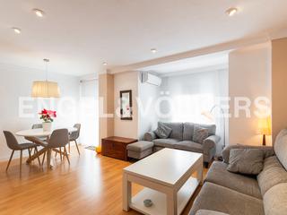 Location Appartement  Carrer de la pianista empar iturbi. Acogedora vivienda junto al parque central