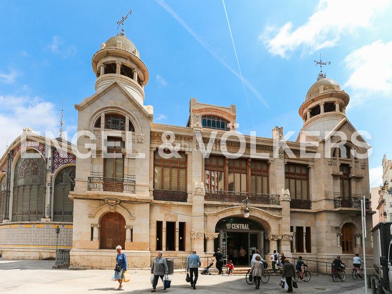Foto 25a687dc-97d4-4edc-aa06-357af87500d2. Alquiler apartamento maravilloso piso en el mercado central en Valencia