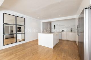 Lloguer Apartament a Mont Olivet. Luminoso piso reformado para corta estancia