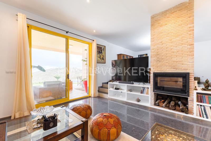 Foto 44ab8a5e-e60a-4dee-8110-ced8bd455c9f. Casa con riscaldamento parcheggio piscina in Cumbres de Calicanto Torrent