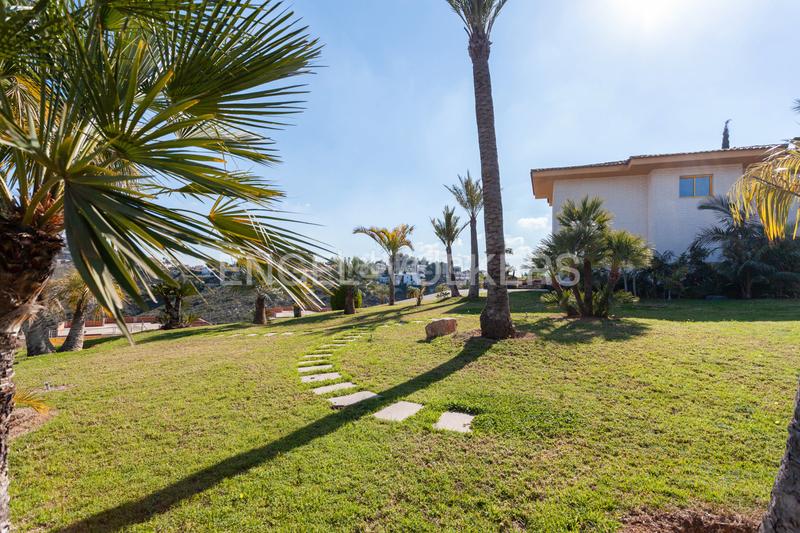 Foto 8ff85601-94ad-40ff-948e-b64013af7256. Casa con riscaldamento parcheggio piscina in Cumbres de Calicanto Torrent