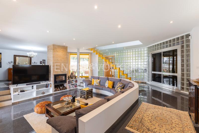 Foto b22e78ee-285f-495e-ba4a-8837fe17f641. Casa con riscaldamento parcheggio piscina in Cumbres de Calicanto Torrent