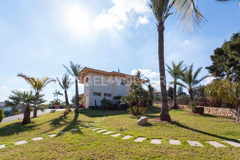 Foto b28ee687-1fbf-4cb9-a942-90c7ffb5ef6b. Casa con riscaldamento parcheggio piscina in Cumbres de Calicanto Torrent