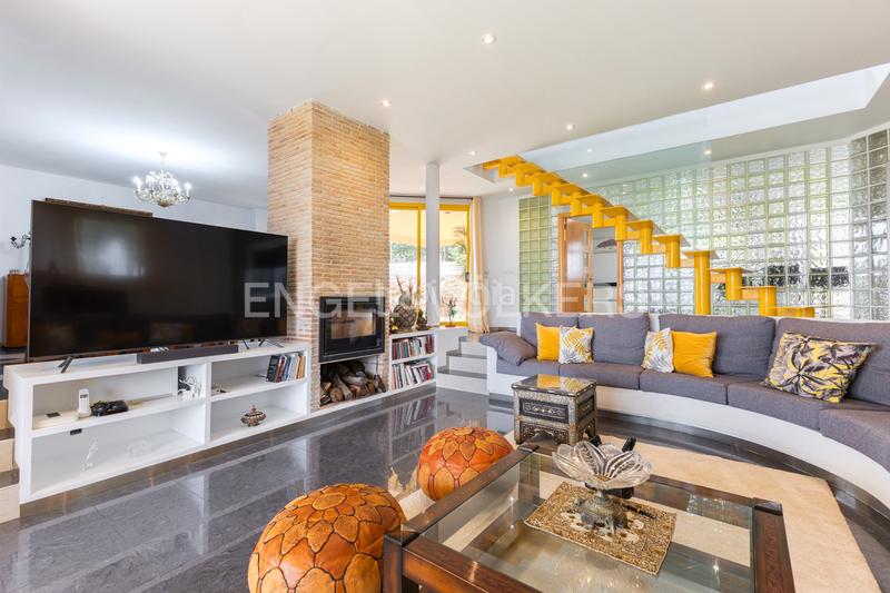 Foto ca90fc11-4cc9-4122-9d7a-5d180e487934. Casa con riscaldamento parcheggio piscina in Cumbres de Calicanto Torrent