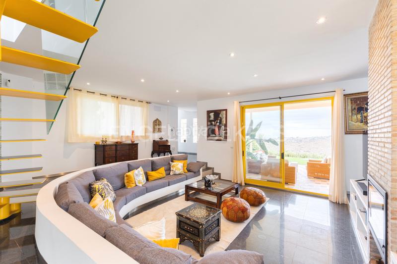 Foto d98876a9-a20f-4362-a976-6eb19e46cc99. Casa con riscaldamento parcheggio piscina in Cumbres de Calicanto Torrent