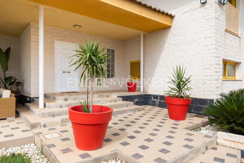 Foto de26cd33-295d-4882-b8ed-82da2e49167e. Casa con riscaldamento parcheggio piscina in Cumbres de Calicanto Torrent