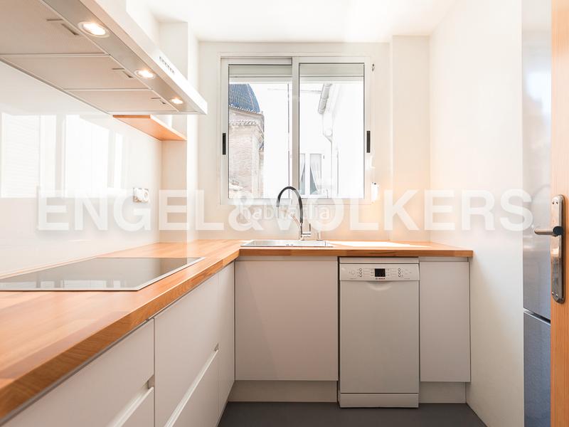 Foto b8543ac5-9557-404b-a3ee-59b7c3d41b45. Alquiler apartamento estupenda vivienda reformada en el grao en Valencia