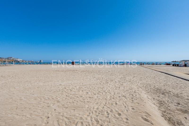 Foto 3da9e1e1-c6f6-44c8-8ecb-d7aeb8fadbf6. Apartamento  con vistas magnificas a metros del mar. en Cullera